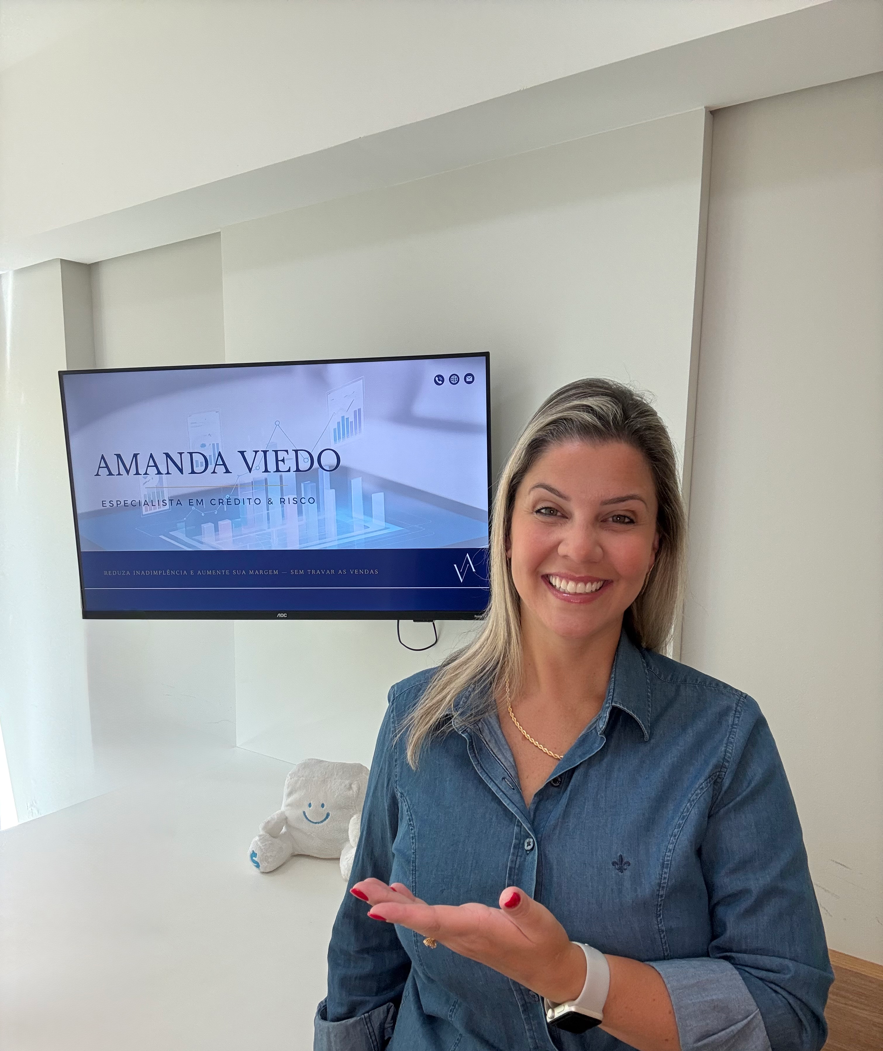 Amanda Viedo — Consultora de Crédito